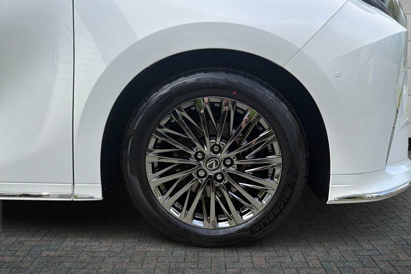 Lexus LM 2.5 350H Takumi Mpv Hybrid E-cvt Awd 2 White #5
