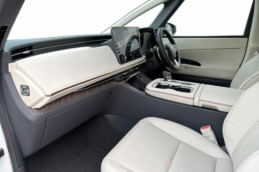 Lexus LM 2.5 350H Takumi Mpv Hybrid E-cvt Awd 2 White #2