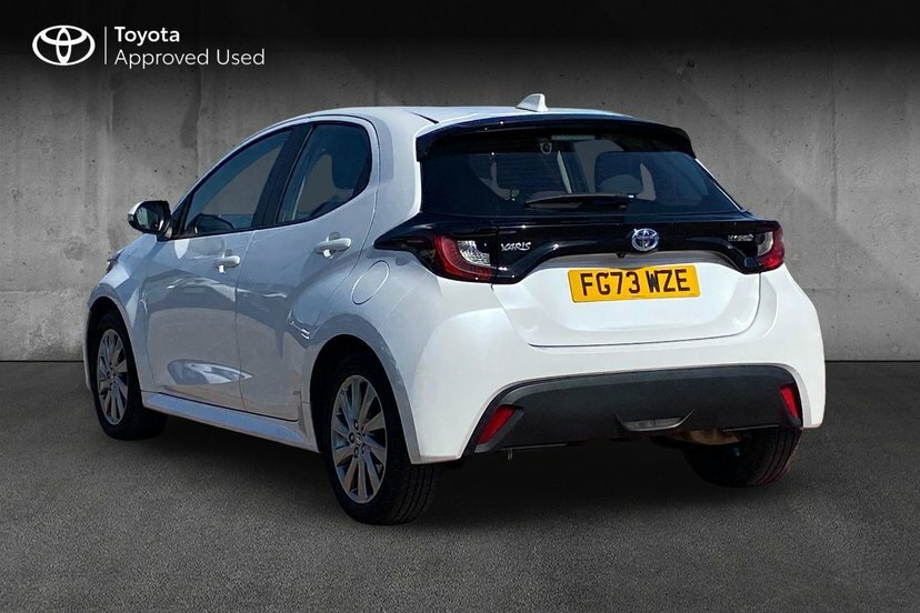 Toyota Yaris 1.5 Vvt-h Icon Hatchback Hybrid E-cvt FG73WZE White #4