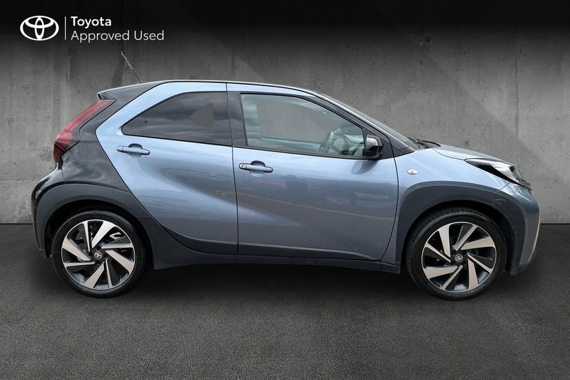 Toyota Aygo X 1.0 Vvt-i Edge Hatchback X-shift 72 Ps GJ25WJU Black #4