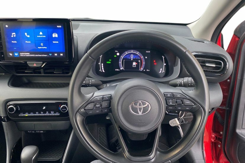Toyota Yaris 1.5 Vvt-h Design Hatchback Hybrid E-cvt RK25YBH Red #6