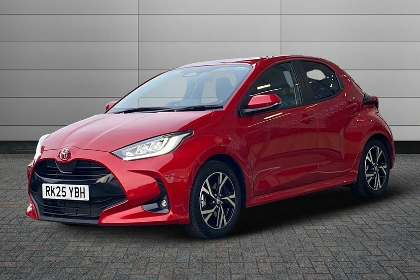 Toyota Yaris 1.5 Vvt-h Design Hatchback Hybrid E-cvt RK25YBH Red #3