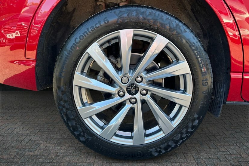 Ford Kuga 2.5H Duratec Vignale Suv Hybrid Cvt 19 CP23HZW Red #5