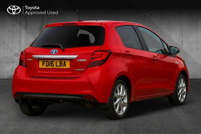 Toyota Yaris 1.5 Vvt-h Excel Hatchback Hybrid E-cvt FD16LBA Red #2