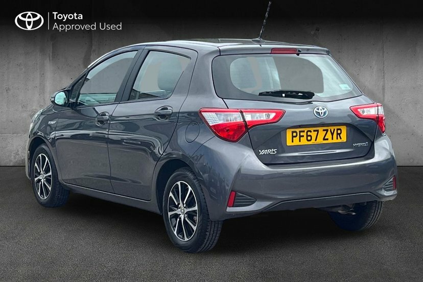 Toyota Yaris 1.5 Vvt-h Icon Tech Hatchback Hybrid E- Grey #3