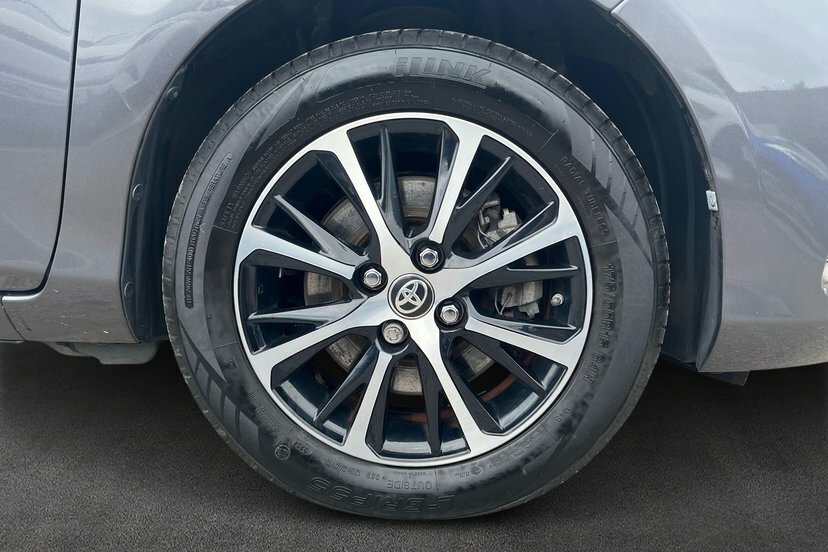 Toyota Yaris 1.5 Vvt-h Icon Tech Hatchback Hybrid E- Grey #5