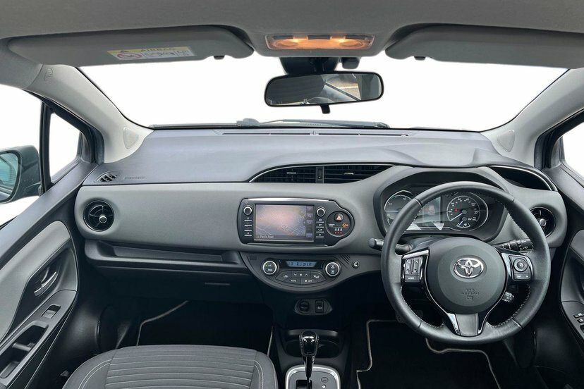 Toyota Yaris 1.5 Vvt-h Icon Tech Hatchback Hybrid E- Grey #6