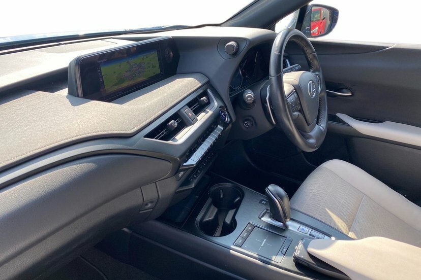 Lexus UX 300E 54.3Kwh Suv 204 Ps Ux 300 FG71XBR Blue #2