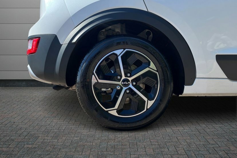 Kia Niro 1.6H Gdi Pure Suv Hybrid Dct 136 Bhp WG26KCF White #5