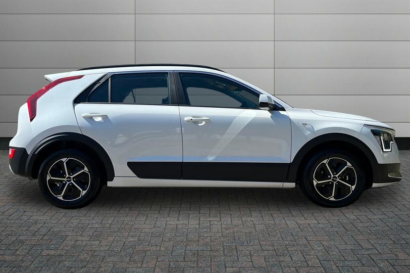 Kia Niro 1.6H Gdi Pure Suv Hybrid Dct 136 Bhp WG26KCF White #4