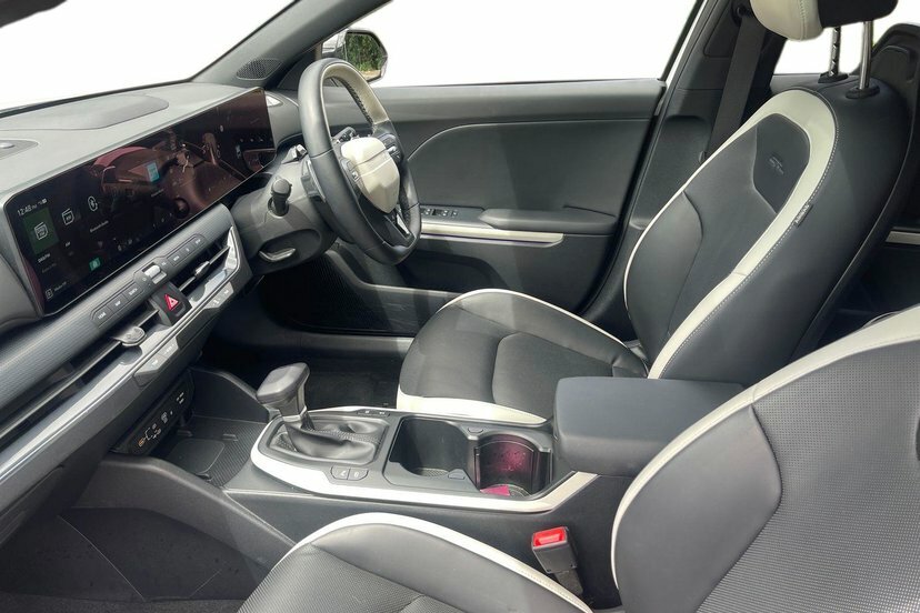 Kia K4 1.0 T-gdi Mhev Gt-line S Hatchback Hybr LF75TKW White #2