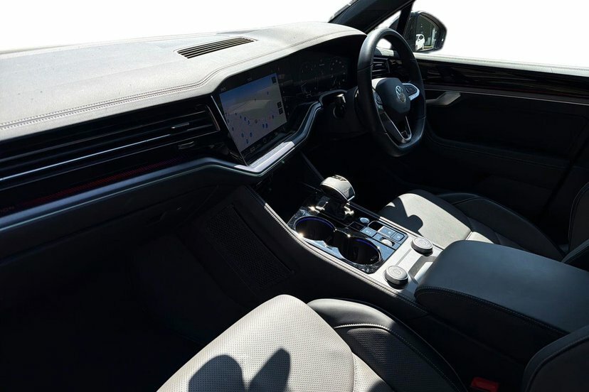 Volkswagen Touareg 3.0 V6 Tdi Final Edition Suv Tiptronic RA75MGO Grey #2