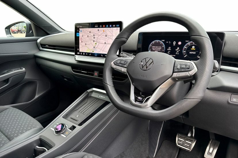 Volkswagen T-Roc 1.5 Etsi Mhev R-line Suv Hybrid Dsg 15 MD26GXJ Black #6