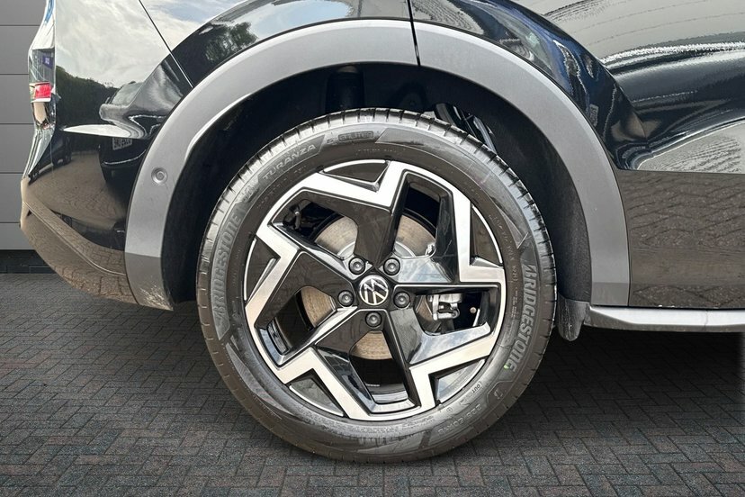 Volkswagen T-Roc 1.5 Etsi Mhev R-line Suv Hybrid Dsg 15 MD26GXJ Black #5