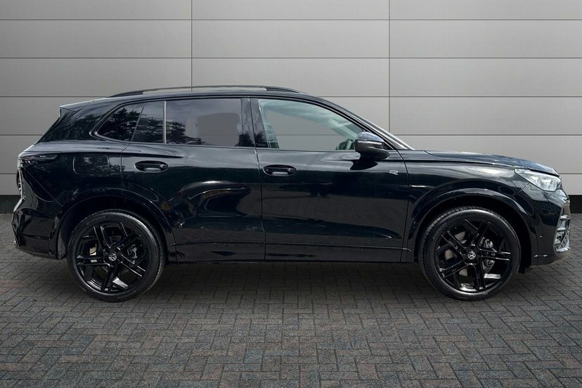 Volkswagen Tiguan 2.0 Tsi Black Edition Suv Dsg 4Motion MH26XKC Black #4
