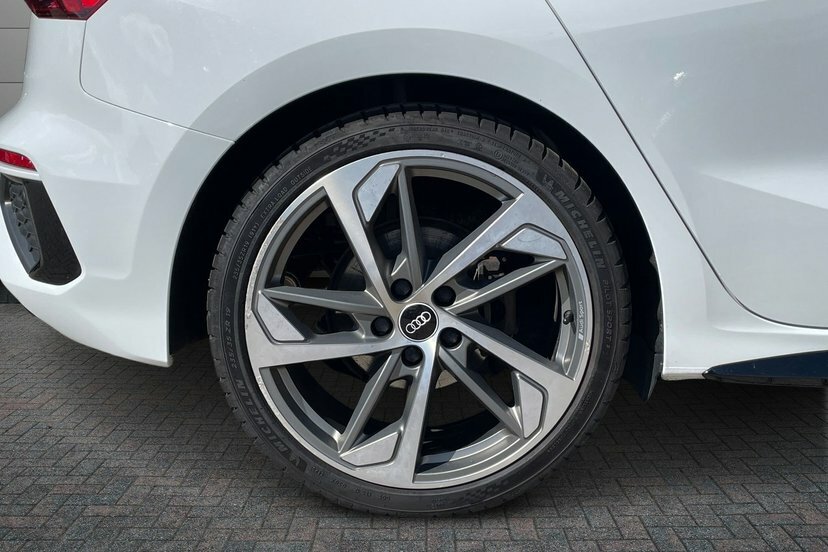 Audi A3 1.5 Tfsi 35 Edition 1 Sportback S Troni VN71XGC White #5