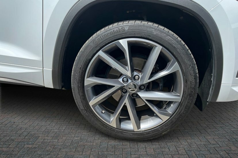 Skoda Kodiaq 1.5 Tsi Act Sportline Suv Dsg 7 Seat HY72UCP White #5
