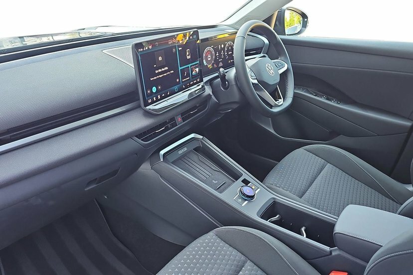 Volkswagen T-Roc 1.5 Etsi Mhev Life Suv Hybrid Dsg 150 Black #2