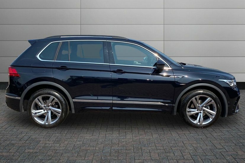 Volkswagen Tiguan 1.5 Tsi R-line Edition Suv Dsg 150 Ps BJ23XFW Black #4