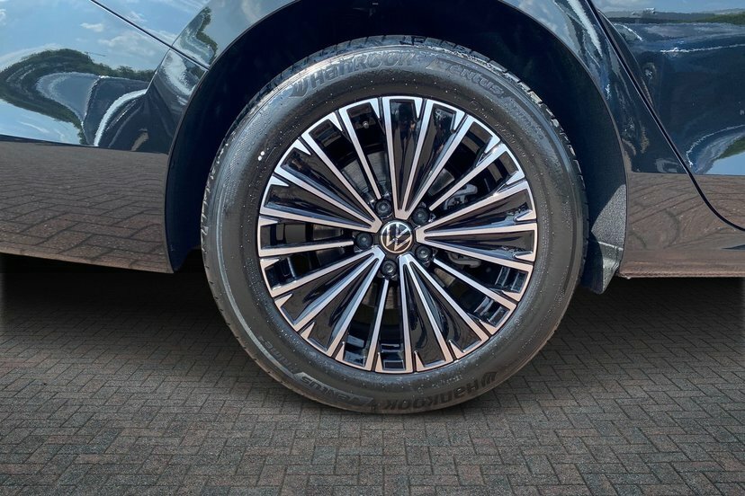Volkswagen Passat 1.5 Tsi Ehybrid 19.7Kwh Elegance Estate KY26UBX Black #5