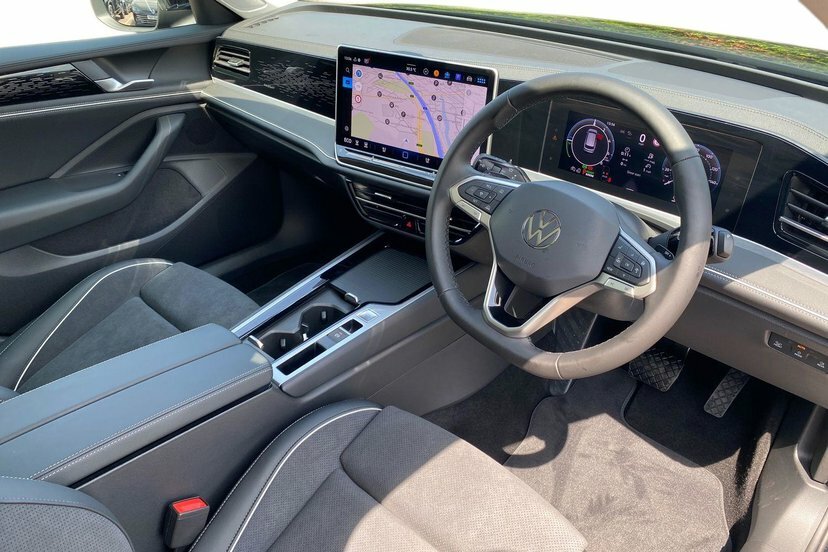 Volkswagen Passat 1.5 Tsi Ehybrid 19.7Kwh Elegance Estate KY26UBX Black #6