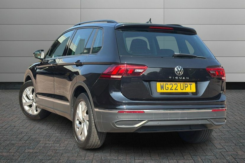 Volkswagen Tiguan 1.5 Tsi Life Suv 150 Ps WG22UPT Black #3