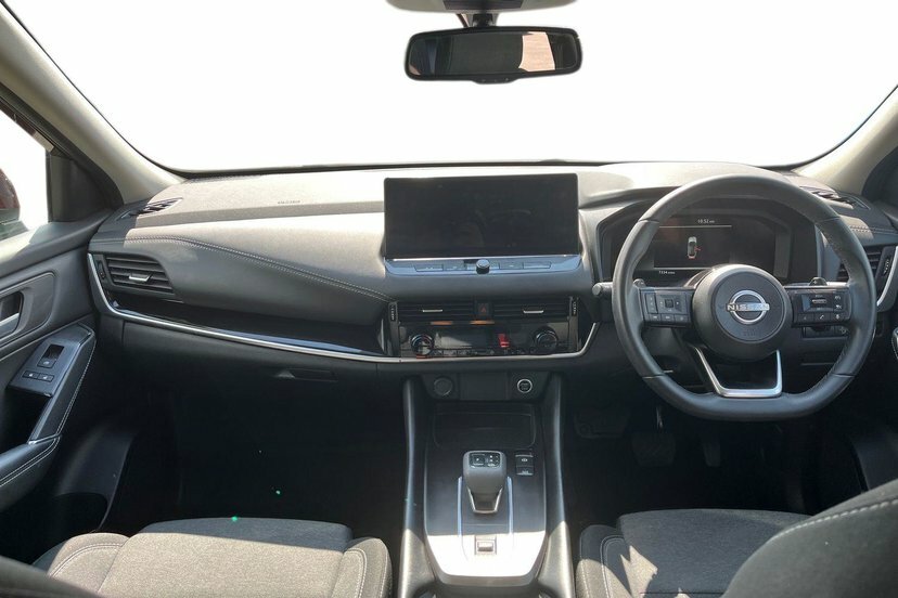 Nissan Qashqai 1.3 Dig-t Mhev N-connecta Suv Hybrid Xt EN23TUU Red #6