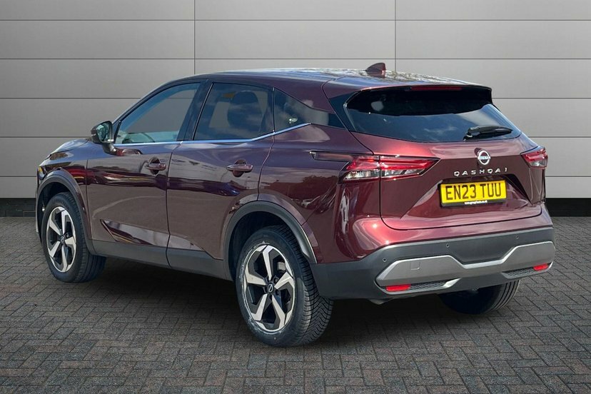Nissan Qashqai 1.3 Dig-t Mhev N-connecta Suv Hybrid Xt EN23TUU Red #3