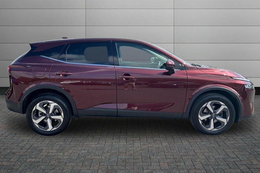 Nissan Qashqai 1.3 Dig-t Mhev N-connecta Suv Hybrid Xt EN23TUU Red #4