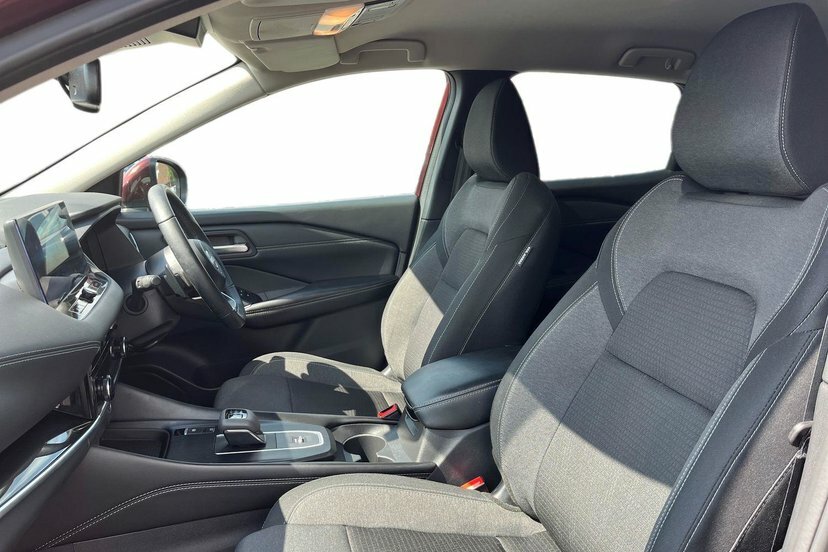 Nissan Qashqai 1.3 Dig-t Mhev N-connecta Suv Hybrid Xt EN23TUU Red #2
