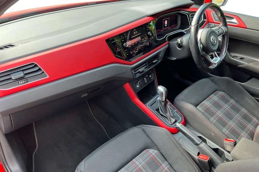 Volkswagen Polo 2.0 Tsi Gpf Gti Hatchback Dsg 200 Ps EF69WVX Red #2