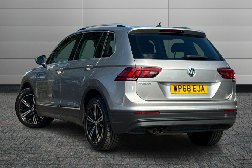 Volkswagen Tiguan 2.0 Tdi Se Navigation Suv 150 P Silver #3