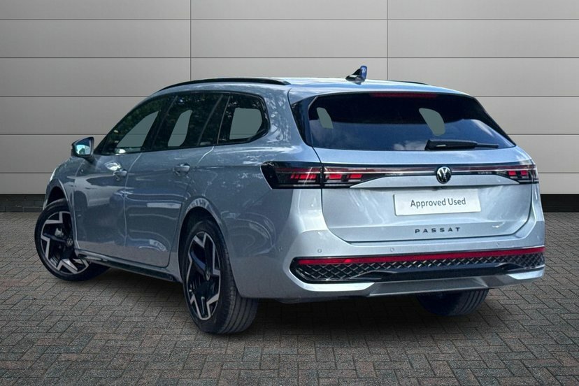 Volkswagen Passat 1.5 Etsi Mhev R-line Dsg Silver #3
