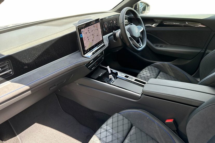 Volkswagen Passat 1.5 Etsi Mhev R-line Dsg Silver #2