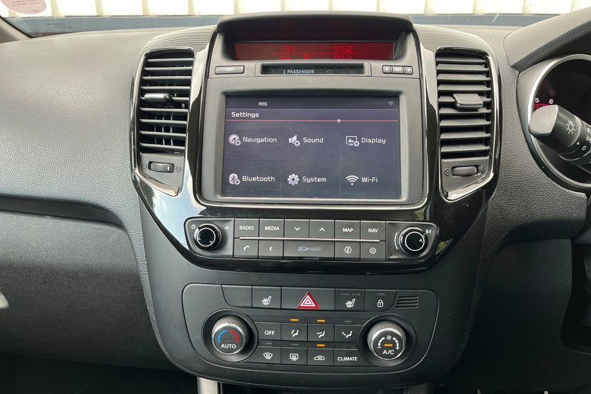 Kia Venga 1.6 Crdi 3 Mpv 114 Bhp Blue #3