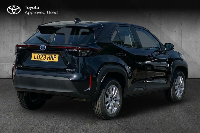 Toyota Yaris Cross 1.5 Vvt-h Icon Suv Hybrid E-cvt 116 Ps LO23HNP Black #2