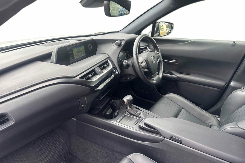 Lexus UX 2.0 250H Premium Sport Edition Suv Hybr GJ71UWH White #2