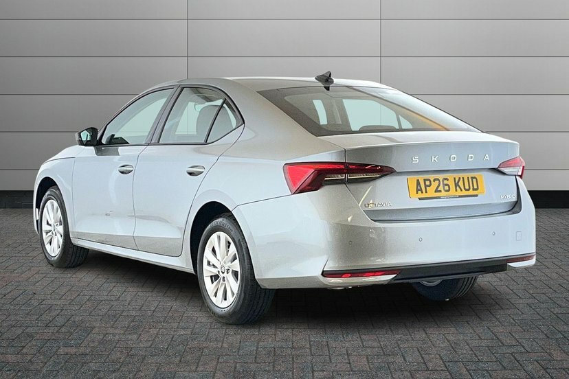 Skoda Octavia Octavia Hatch Se Technology 1.5 Tsi E-tec 116 Ps D Silver #3