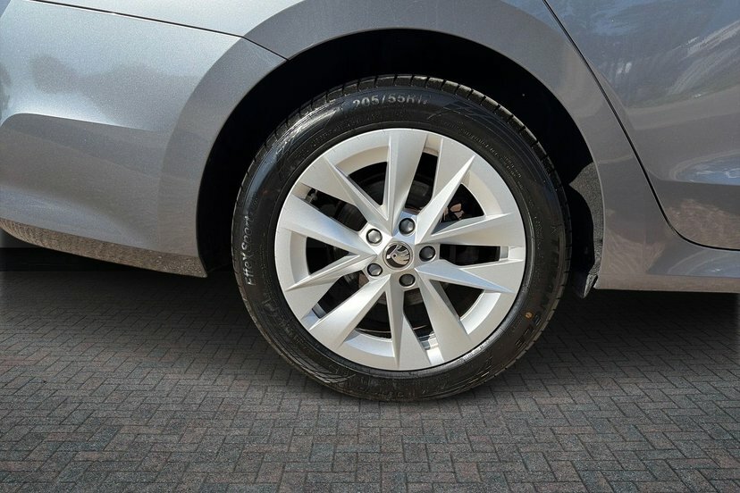 Skoda Octavia 1.4 Tsi Iv 13Kwh Se Technology Estate P Grey #5