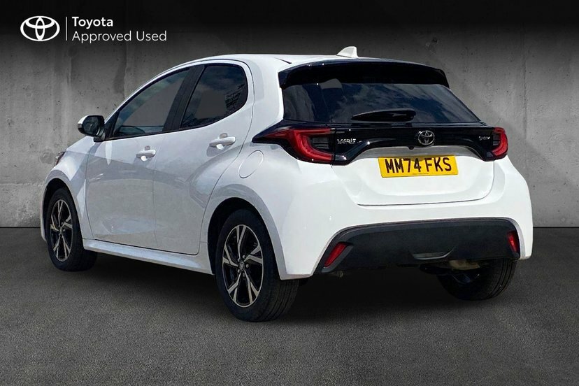 Toyota Yaris 1.5 Vvt-h Design Hatchback Hybrid E-cvt MM74FKS White #4