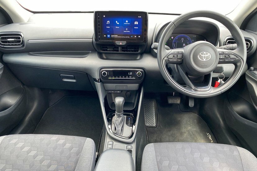 Toyota Yaris 1.5 Vvt-h Design Hatchback Hybrid E-cvt MM74FKS White #5