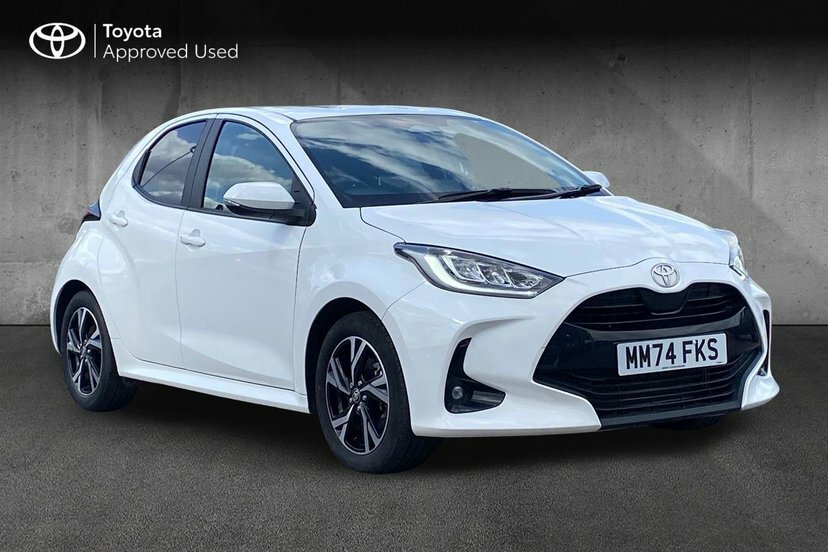 Toyota Yaris 1.5 Vvt-h Design Hatchback Hybrid E-cvt MM74FKS White