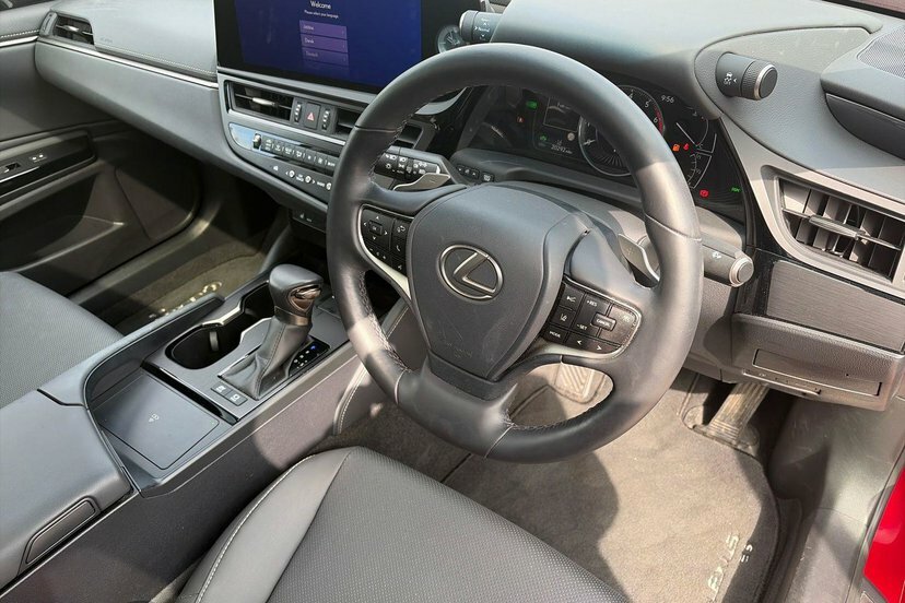 Lexus ES 2.5 300H Premium Edition Saloon Hybrid Red #6