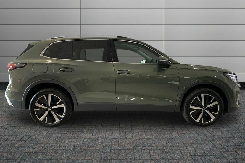 Volkswagen Tiguan 1.5 Tsi Ehybrid 19.7Kwh Elegance Suv Pl KP75FMX Green #4