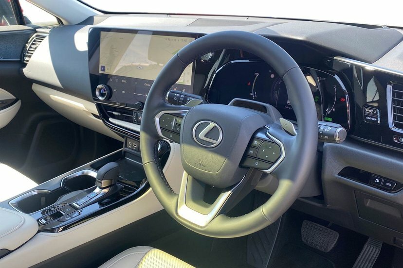 Lexus NX 2.5 450H 18.1Kwh Takumi Suv Plug-in Hy RA26CFK Red #6
