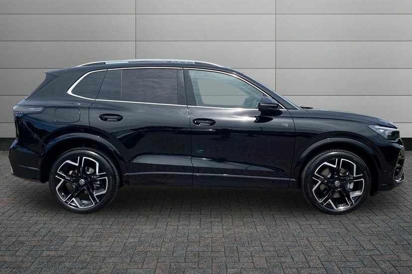 Volkswagen Tiguan 1.5 Tsi Ehybrid 19.7Kwh R-line Suv Plug Black #4