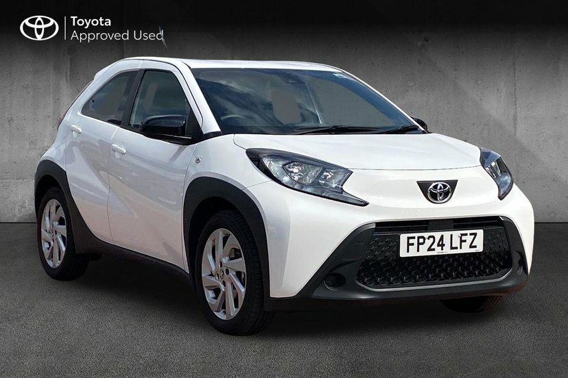 Toyota Aygo X 1.0 Vvt-i Pure Hatchback 72 Ps FP24LFZ White