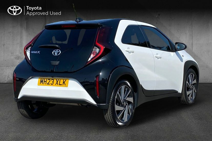 Toyota Aygo X 1.0 Vvt-i Edge Hatchback 72 Ps MH23XLK Black #2