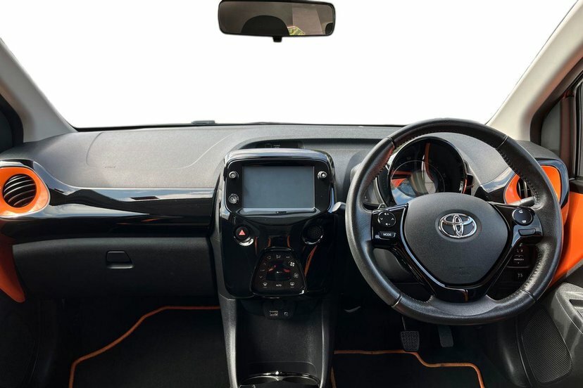 Toyota Aygo 1.0 Vvt-i X-cite Hatchback X-shift 71 #6