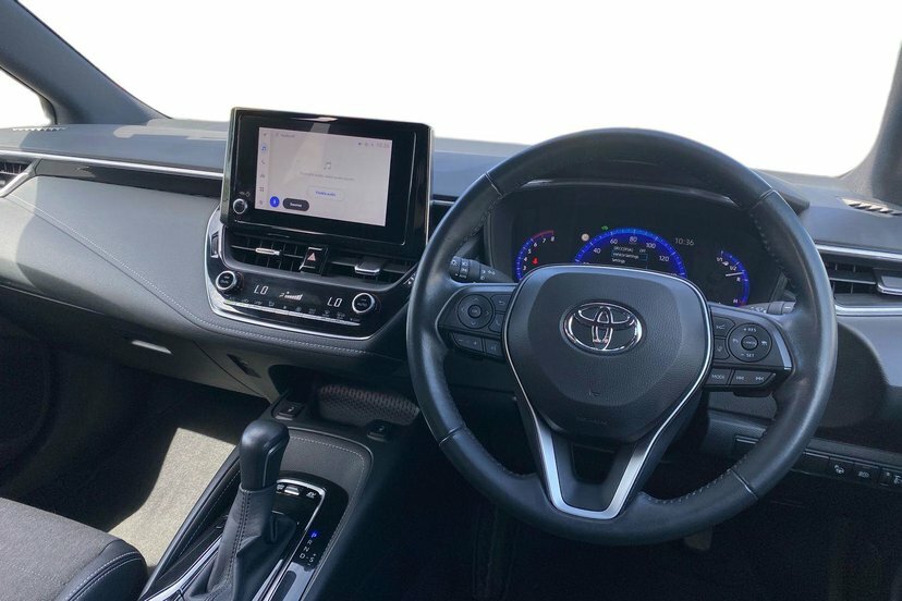Toyota Corolla 2.0 Vvt-h Gpf Design Touring Sports Hyb DF22MHV White #6